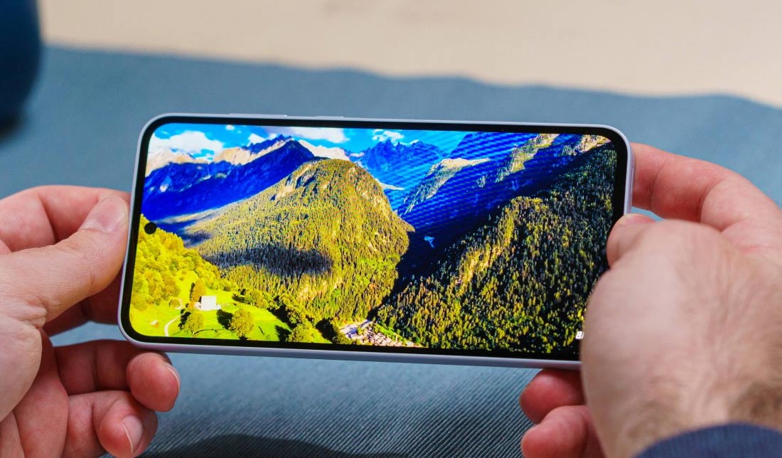 تصویر طبیعت در صفحه نمایش گوشی ‏A35‎‏