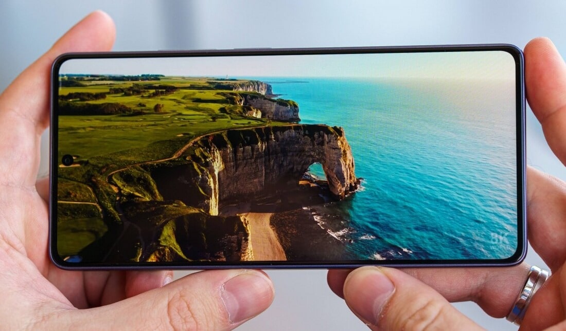 صفحه نمایش پوکو m6 pro