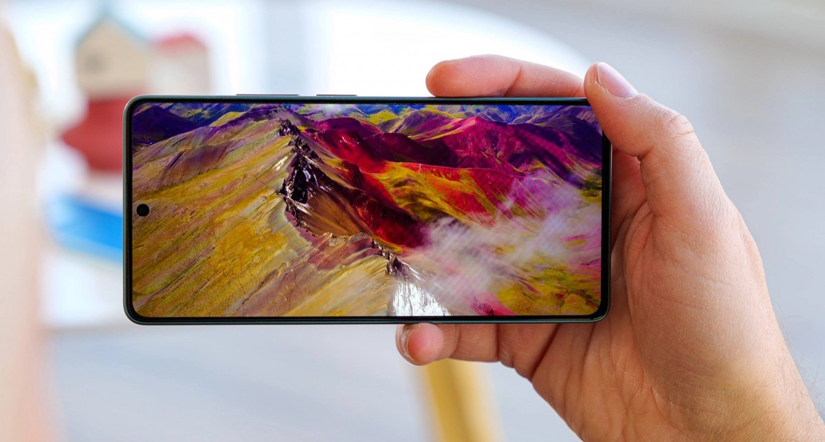 نمایشی از کیفیت صفحه گوشی شیائومی ردمی نوت 13 پرو 4G در تصوایری از طبیعت