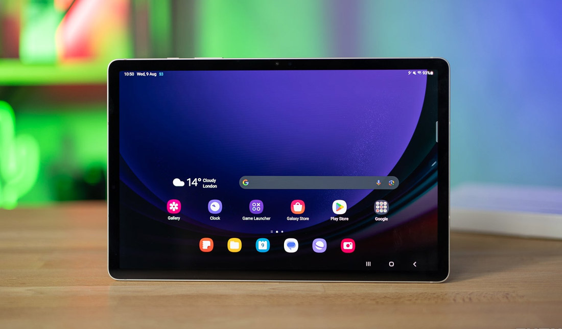 نمای روبه رویی و صفحه نمایشگر تبلت گلکسی ‏S9‎‏ سامسونگ