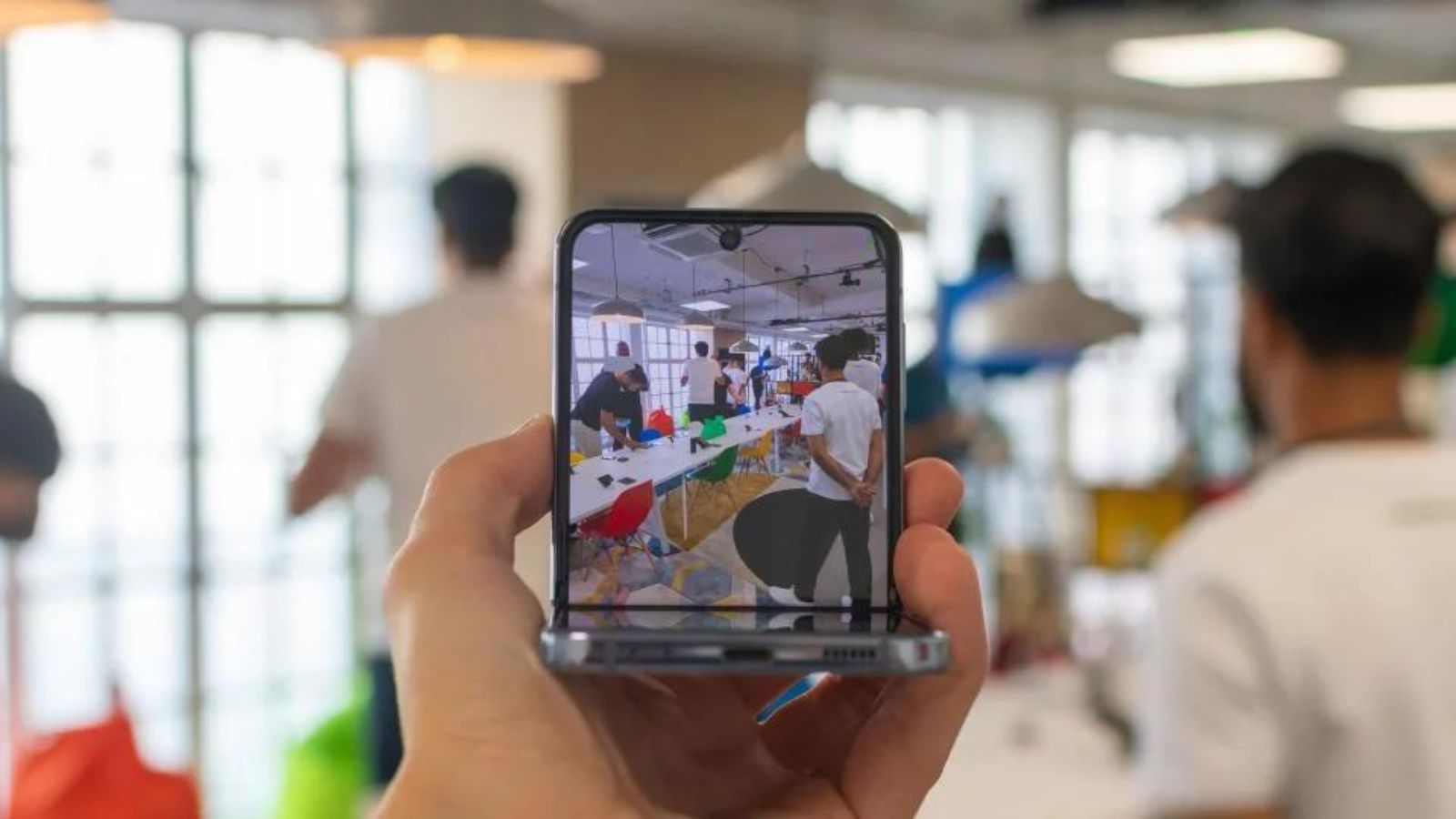 طراحی گلکسی Z Flip 4