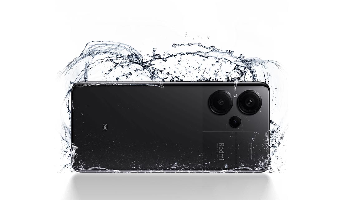 نمای نزدیک گوشی شیائومی ردمی نوت 13 پرو پلاس در رنگ مشکی