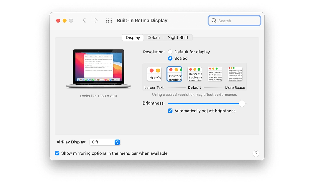آموزش فعال کردن گزینه Automatically adjust brightness در سیستمعامل مک