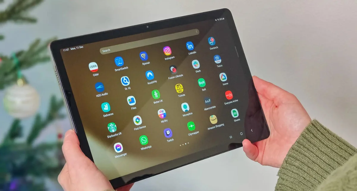 نمایش منو برنامهها و بخش کاربری تبلت گلکسی تب A9 پلاس