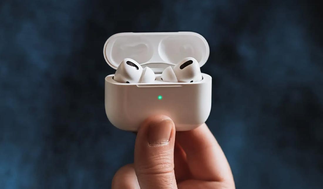 ایرپادها درون کیس شارژ