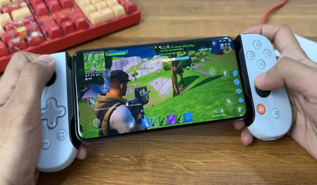 تصویر نمایشگر گوشی شیائومی 14 پرو در حال اجرای بازی