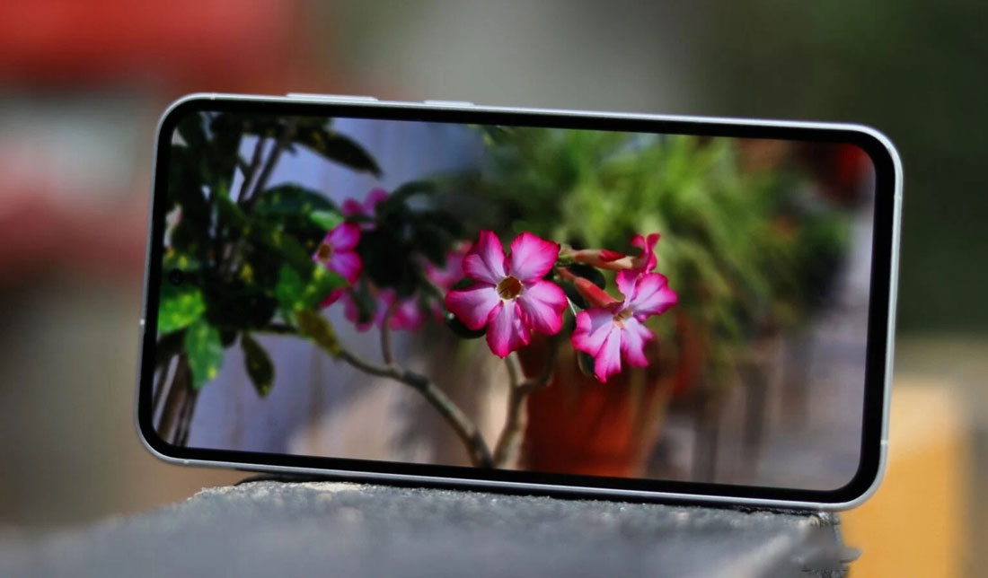 تصویر نمایشگر گلکسی S23 FE