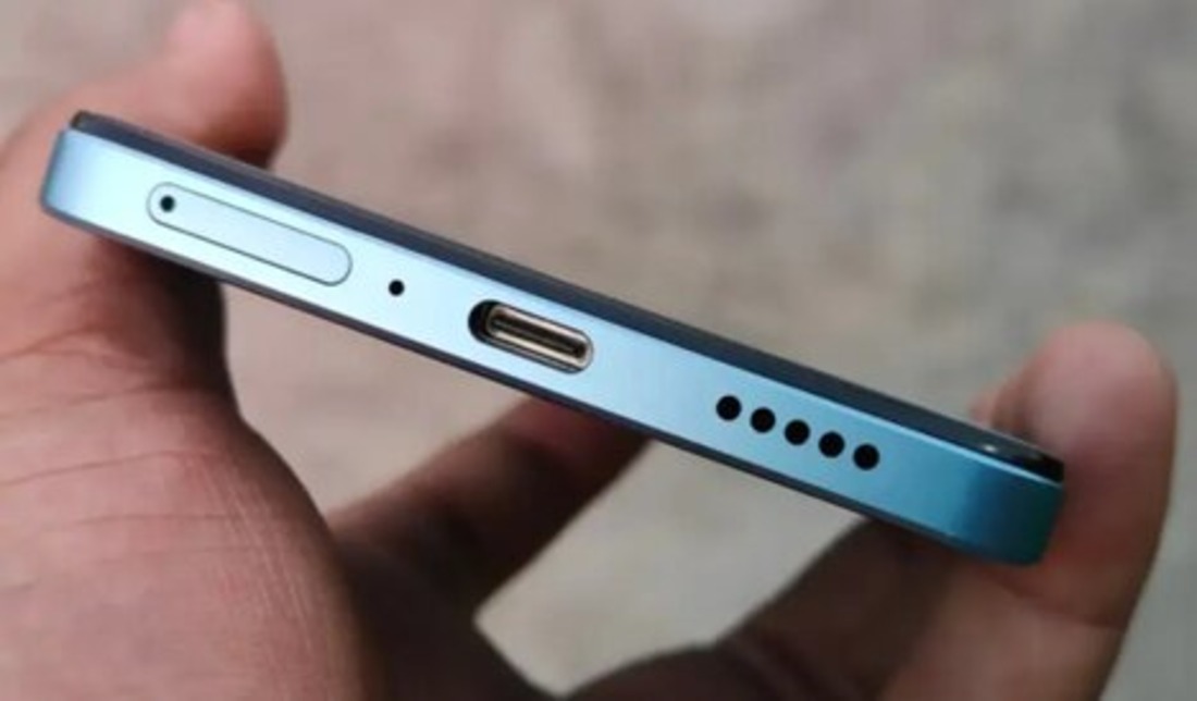 سوکت های گوشی Poco x5 pro از نمای کنار