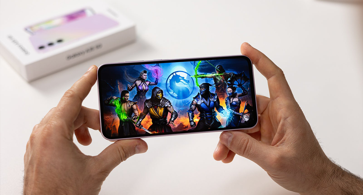 نمایش کیفیت اجرای بازی مورتال روی گوشی سامسونگ گلکسی A35