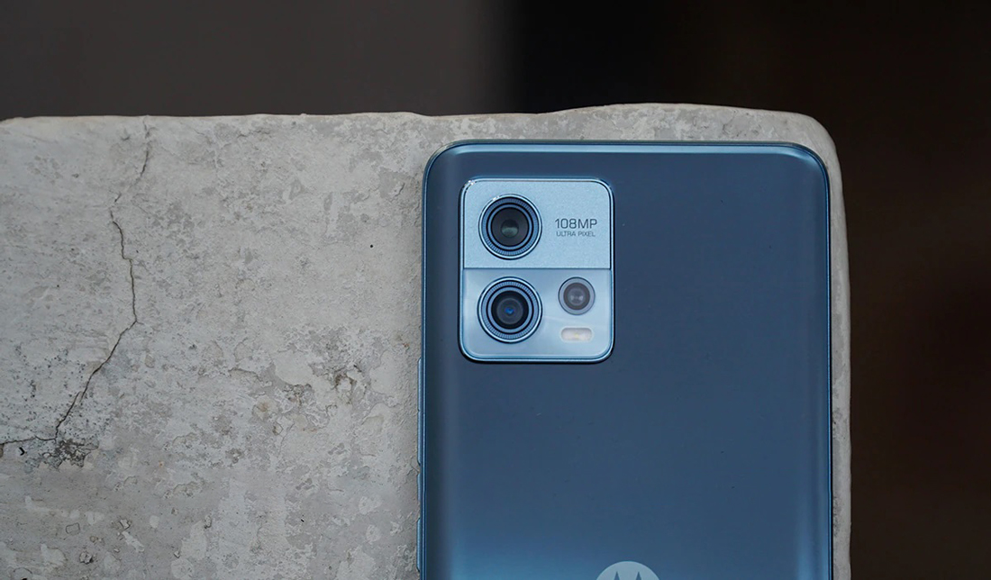 دوربین گوشی موتورولا G72 از نمای نزدیک