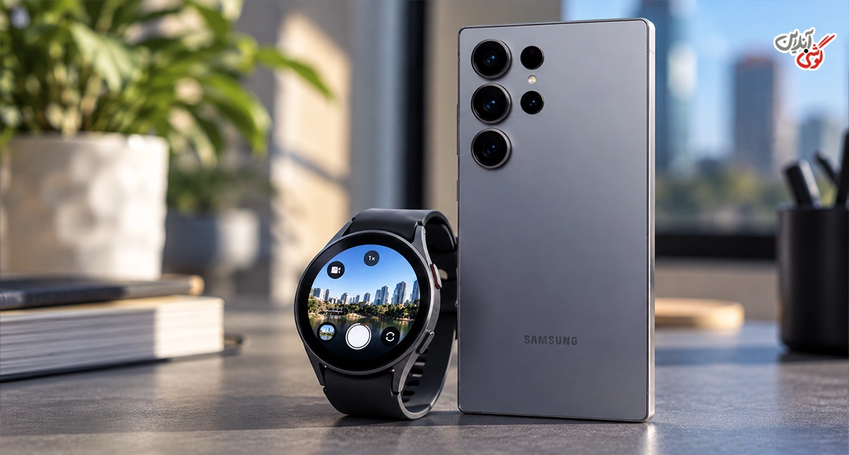 تصویری از ساعت Galaxy Watch در کنار یک گوشی از سری Galaxy S سامسونگ